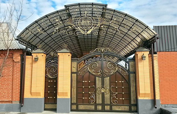 Купить или заказать ворота для дома с навесом - стильные и надежные решения для вашего участка в Реже от 41772 руб | ВоротМастер-Реж